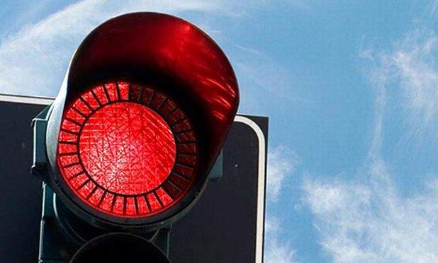 У Львові чоловік намагався повіситися на світлофорі