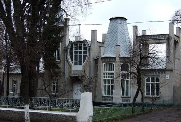 Вінничани вимагають реконструкції фасадів міських будівель