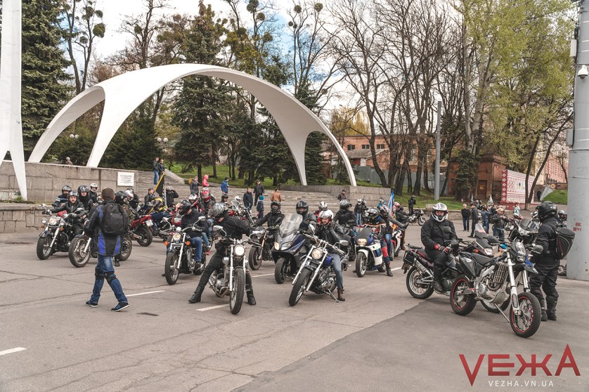 Вінницькі байкери закликали автомобілістів бути уважнішими на дорогах