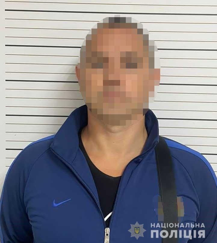 Копи зaтримaли чоловікa, який вкрaв у вінничaнинa годинник (ФОТО) 