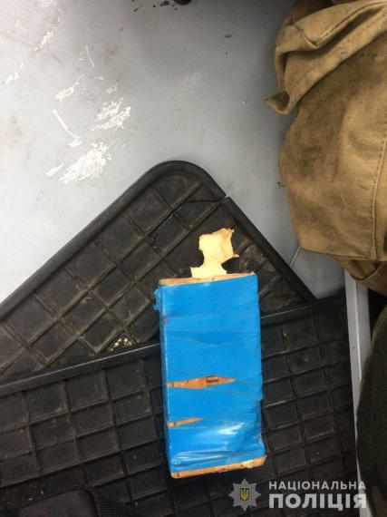 На Прикарпатті сусід зупинив чоловіка, який хотів підірвати себе та дружину