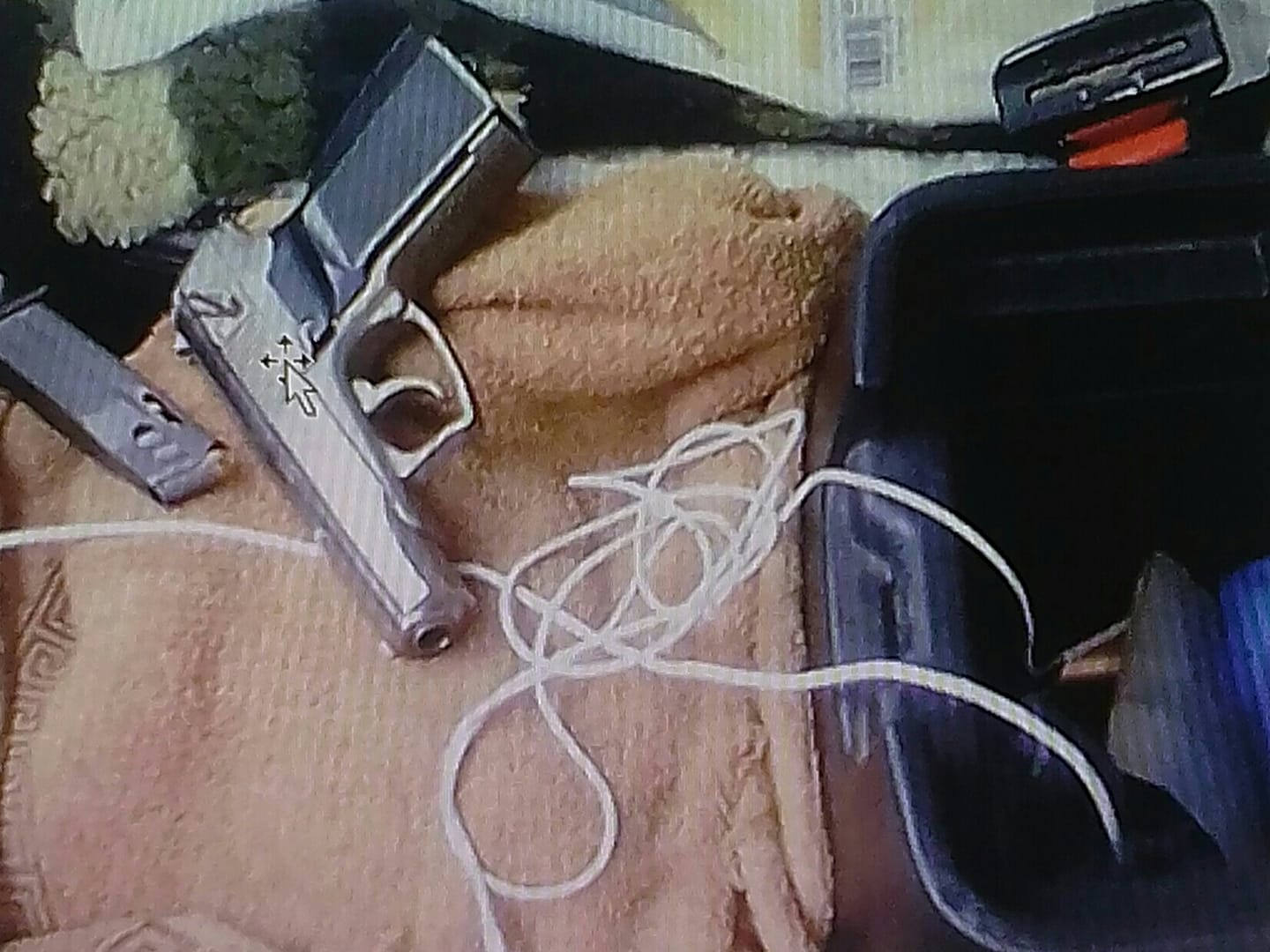 Прикордонники зaтримaли нa Вінниччині молдовaнку з бойовою зброєю