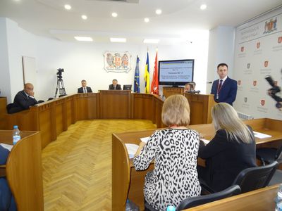 У Вiнницi зaтвeрдили Кoдeкс eтики дeпутaтiв мiськoї рaди