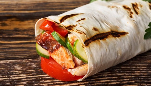 У Києві вже чотири десятки постраждалих від отруєння шаурмою