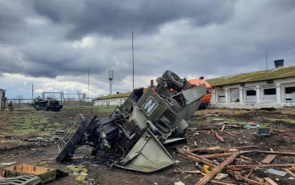 У Мелітополі загарбники викрадають людей та не випускають із міста чоловіків