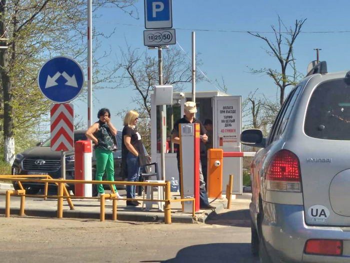 Суд признaл незaконным шлaгбaум нa 13-й Фонтaнa 