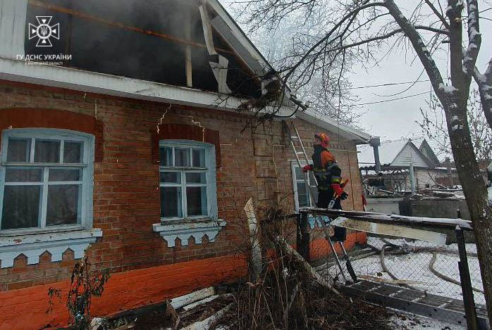 Рятувальники ліквідували пожежу у приватному будинку у Вінницькій області