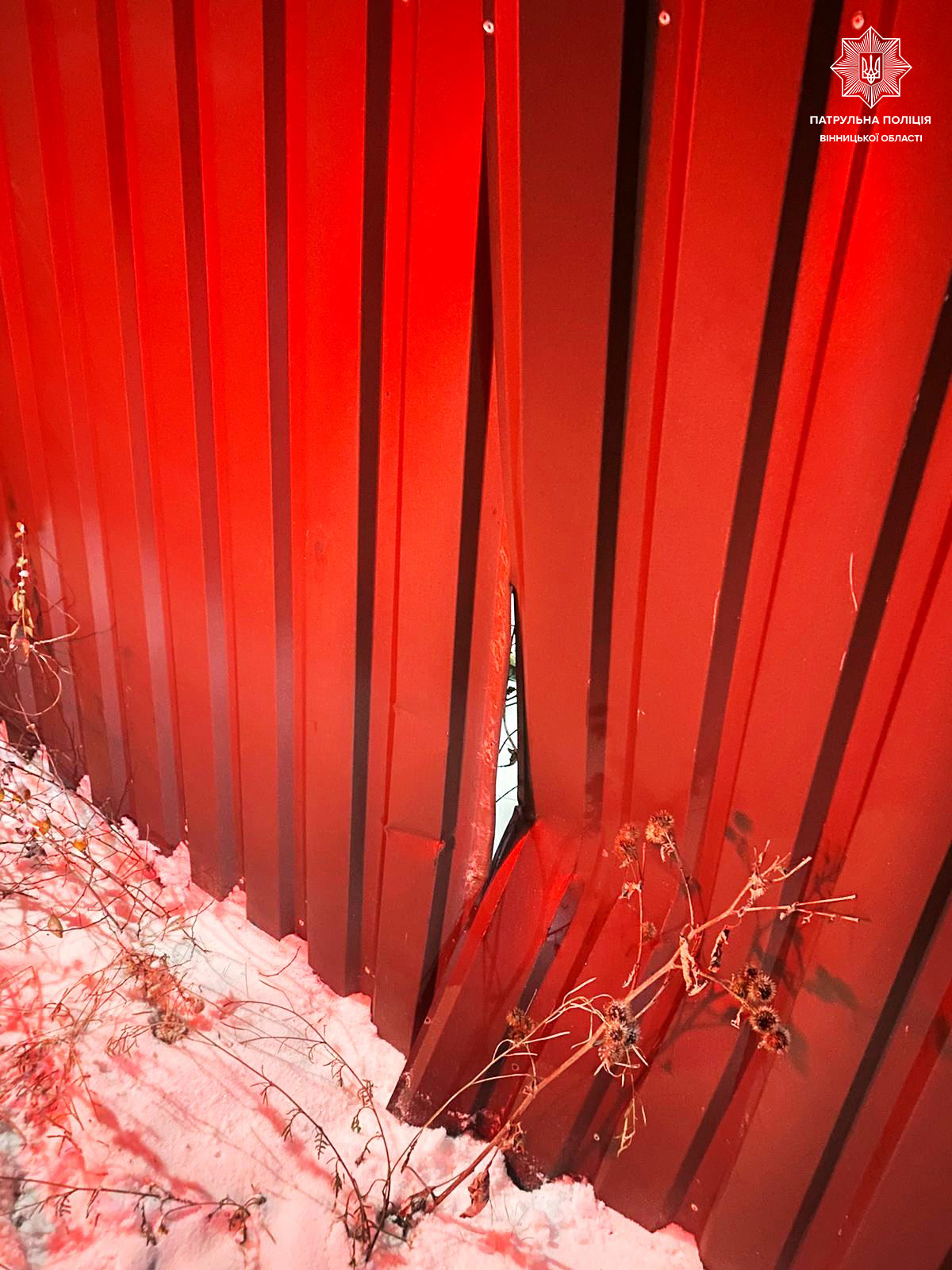 У Вінниці молодик напідпитку врізався у паркан