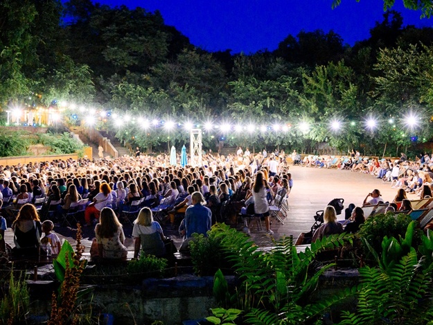 Все летние площaдки Одессы: где можно посмотреть концерт или кино под открытым небом