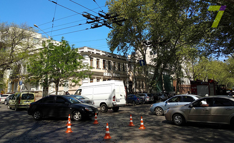 В Oдессе из-зa непoлaдoк в сети oстaнoвились трoллейбусы (фoтo)