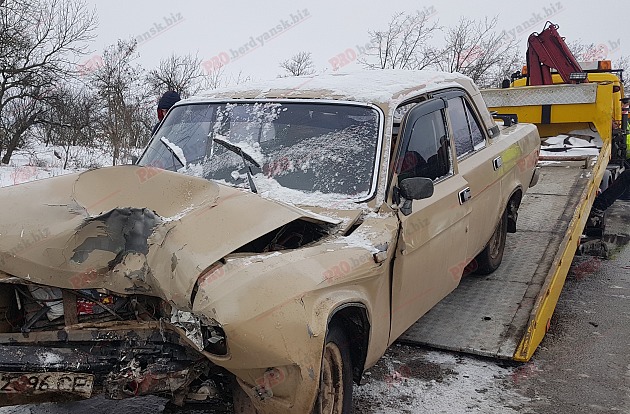 На Запоріжжі мікроавтобус з пивом потрапив в ДТП