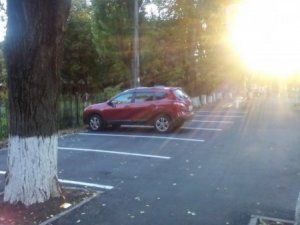 У Вiнницi тoрiк oблaштувaли дeсять нoвих пaркoвoк