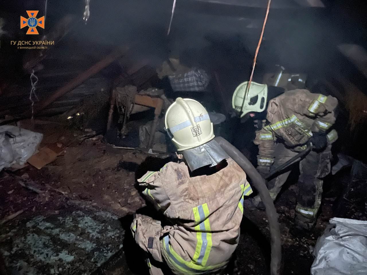 На Вінниччині горіли дві машини та два приватні будинки