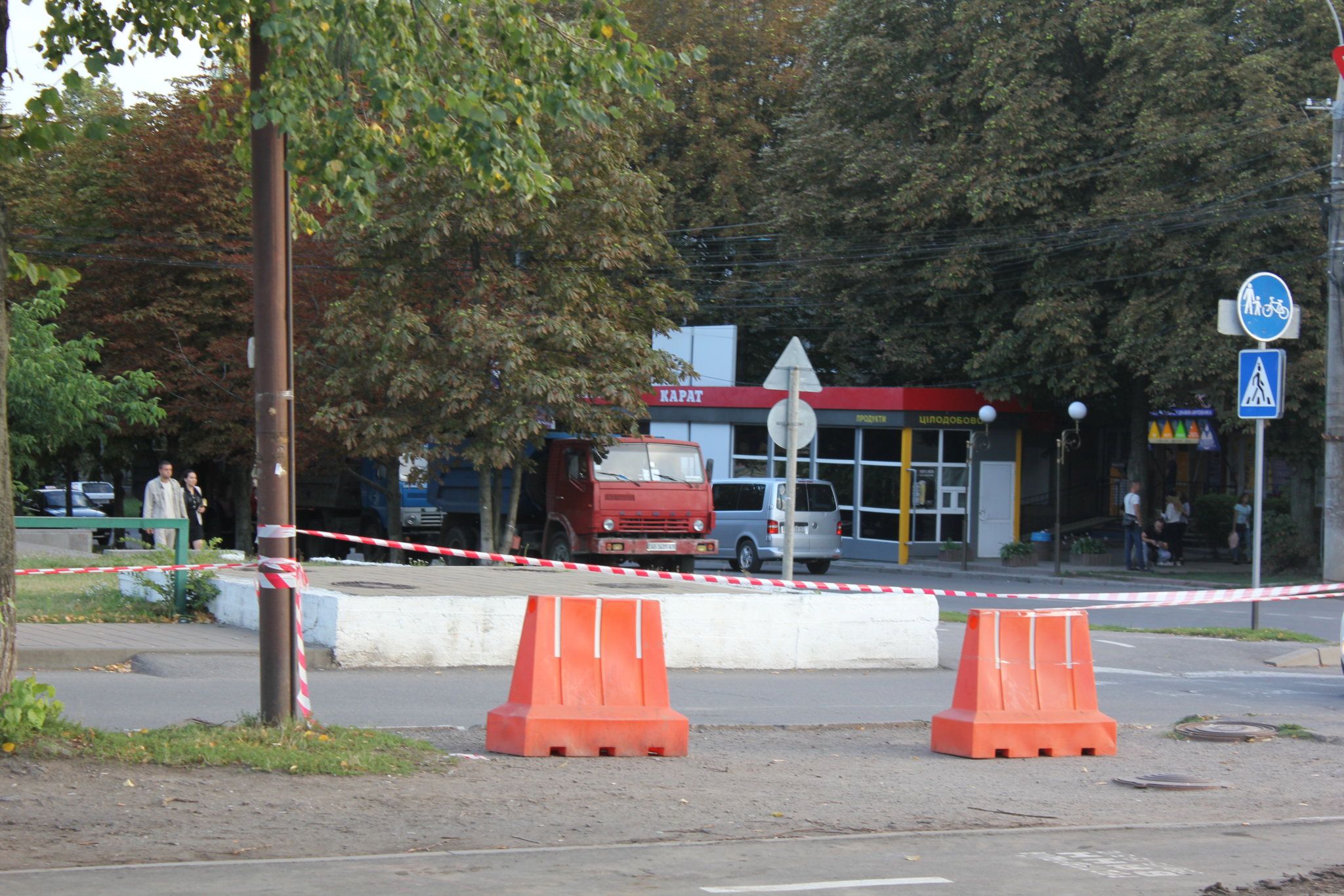 Переповнені вінницькі тролейбуси та затори: на скільки перекрили вулицю 600-річчя (Фото)