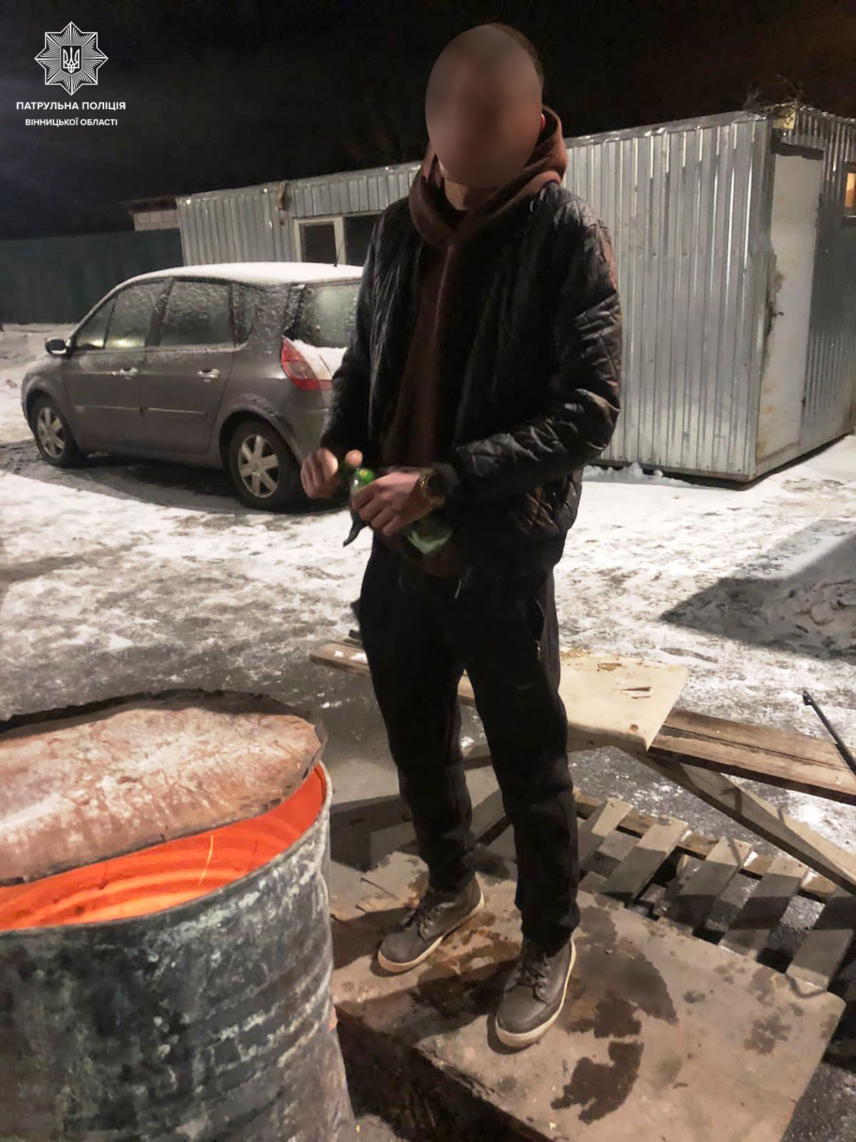 Без прав, але з наркотиками  - патрульні зупинили молодика у комендантську годину