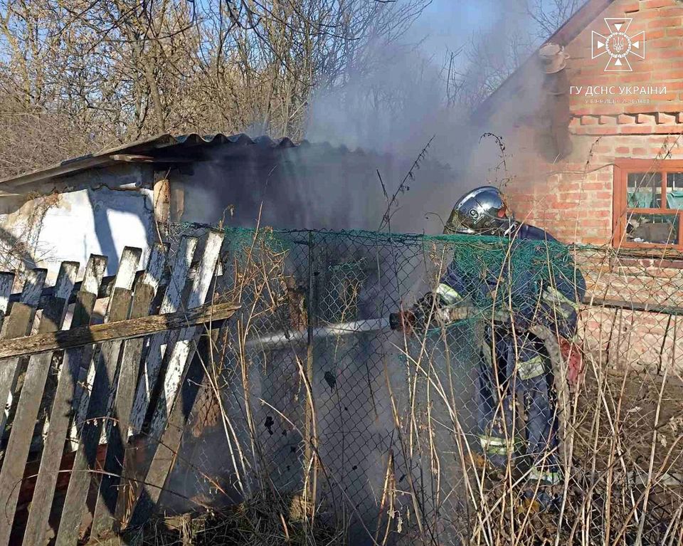 На Вінниччині оперативно ліквідували дві пожежі