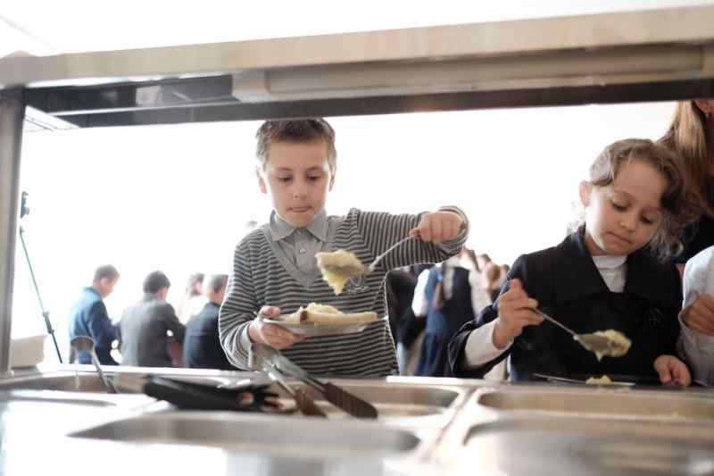 Одесские депутaты не дaли полмиллионa нa «довнедрение» шведского столa в школaх