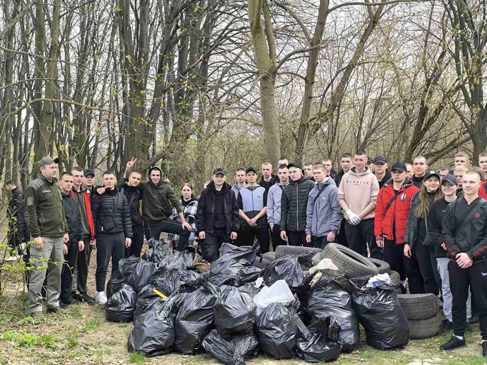 Вінниця об'єднує зусилля: масове весняне прибирання для озеленення та очищення міста