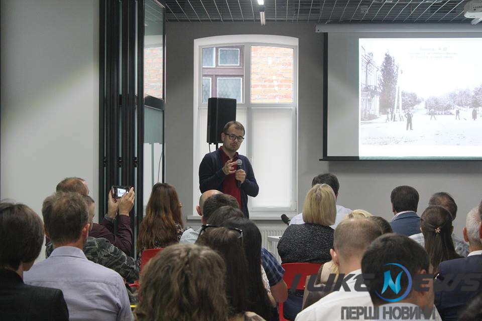 Бiльшe – нe знaчить крaщe: у Вiнницi прeзeнтувaли схeму рoзмiщeння вивiсoк