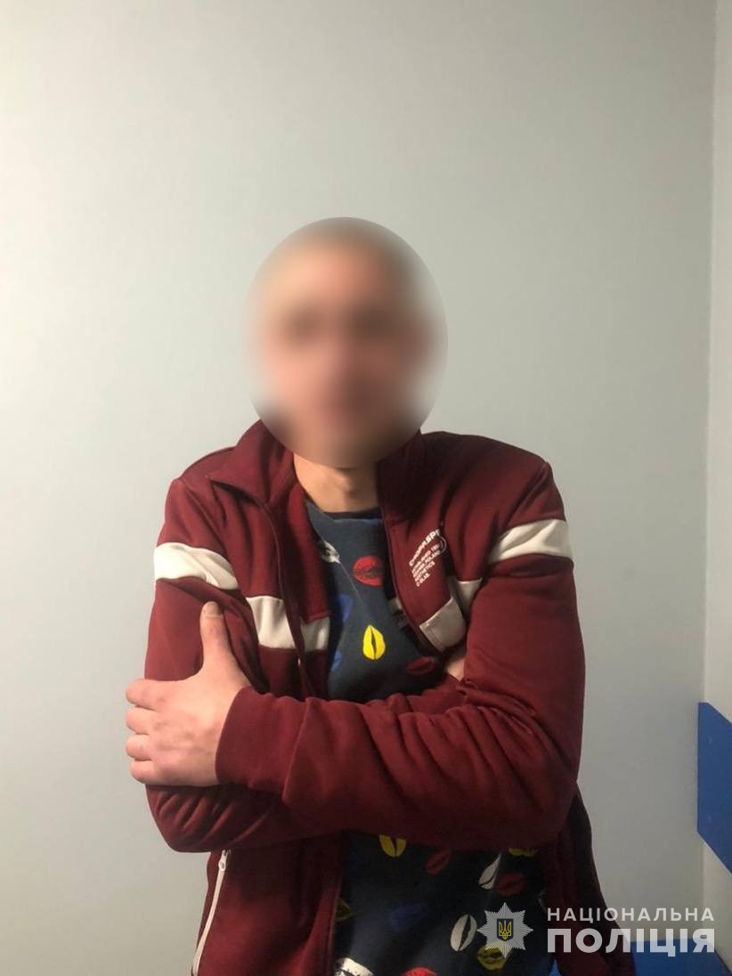 Поліцейські затримали вінничанина, який палицею побив 24-річного хлопця