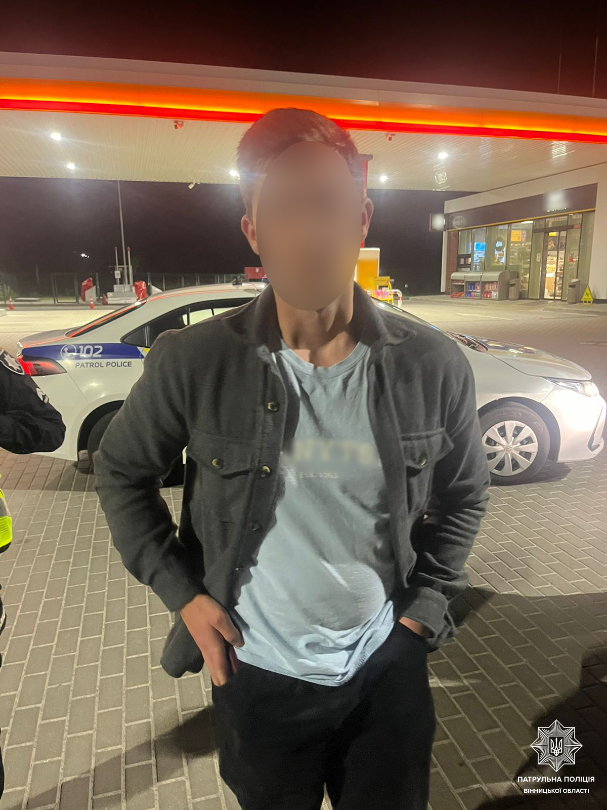 У Вінниці молодик напідпитку збив дорожний знак