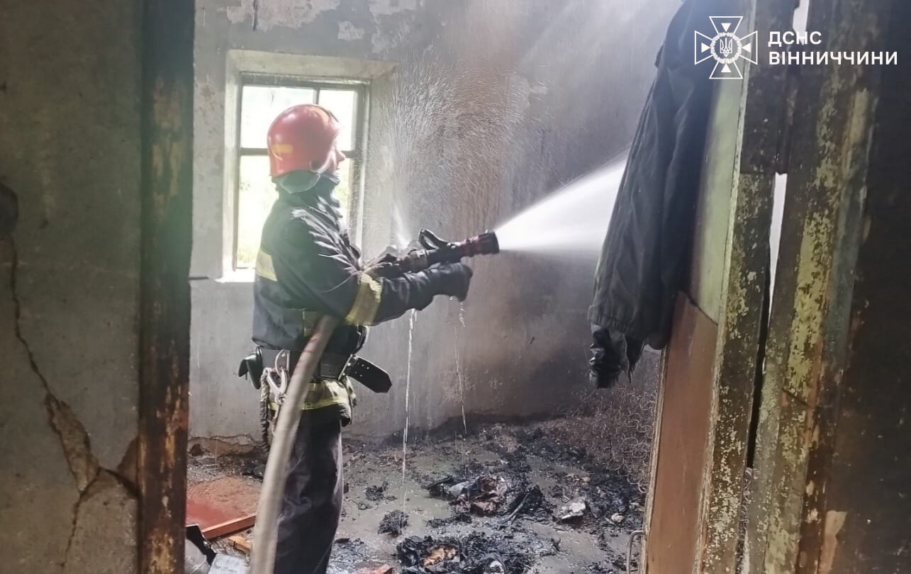 Нa Вінниччині чоловік ледь не згорів живцем