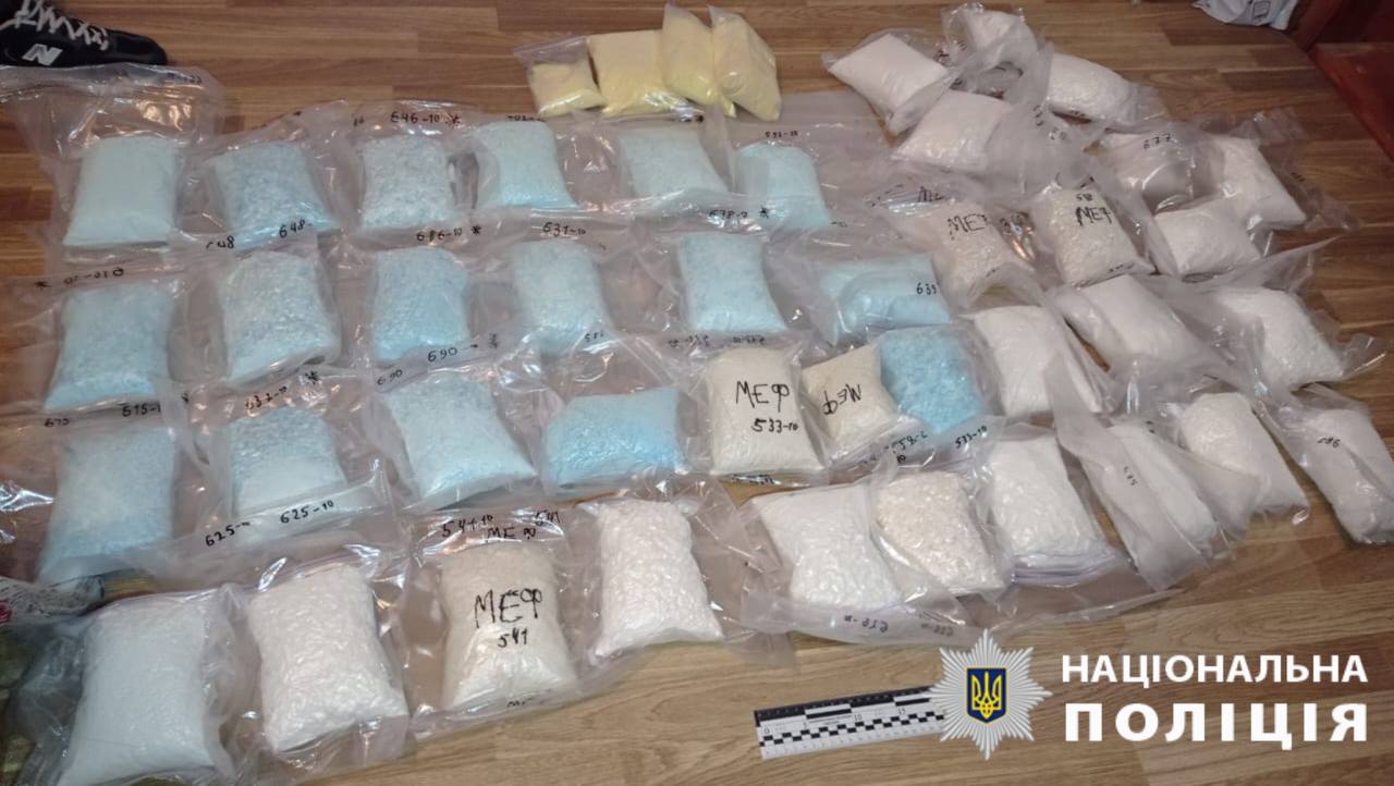 У Вінниці ліквідовано потужну нарколабораторію, організовану 27-річним вінничанином: мільйонні прибутки та величезні вилучення