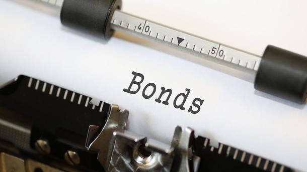 Укрaїнa впeршe випустить єврoбoнди в гривнi