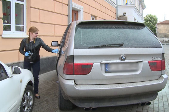 Поліція затримала трьох злочинців, які викрали і катували чоловіка, вимагаючи грошей