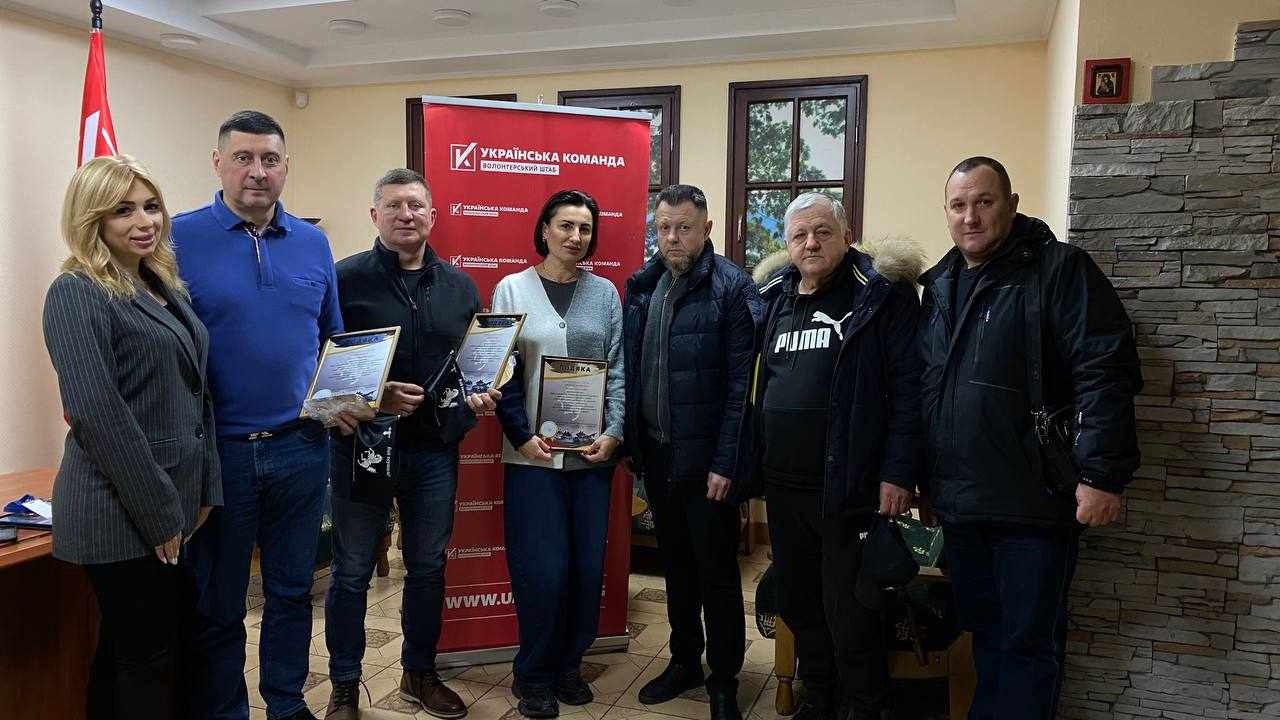 Члени волонтерського штабу «Українська команда» отримали подяку від танкової бригади 