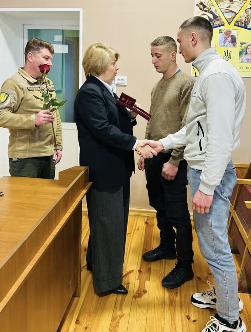 Рідним героїв з Віниччини вручили нагороди 