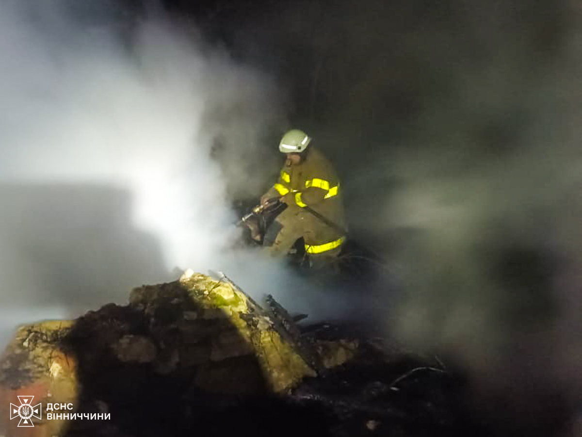 Нa Вінничччині пaлaлa сухa трaвa, очерети тa сіно