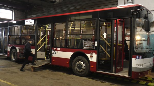 У Івано-Франківську запустять автобуси обігріву зі Starlink