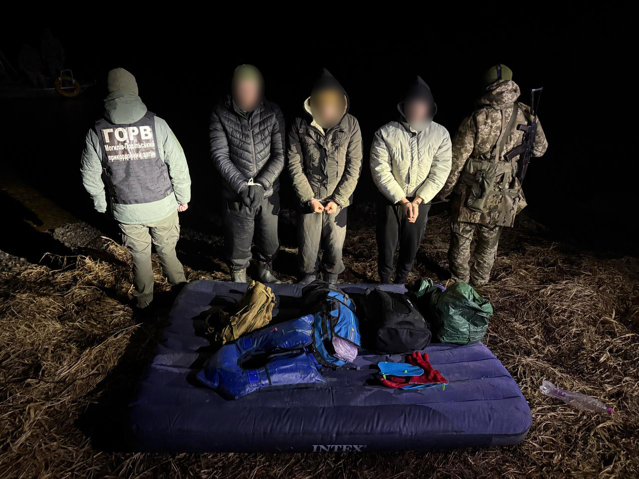 На Вінниччині троє чоловіків, один з яких не вмів плавати, намагались подолати Дністер