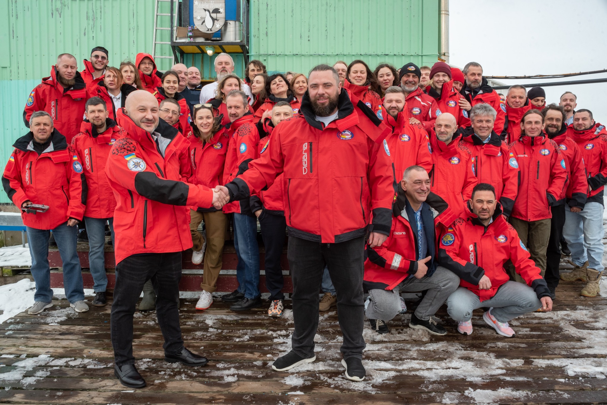 Вінничанин повертається з полярної експедиції - криголам вже на шляху до Чилі