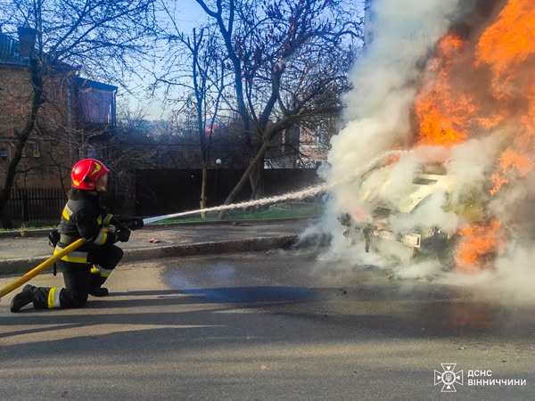 У Вінниці загорівся мікроавтобус