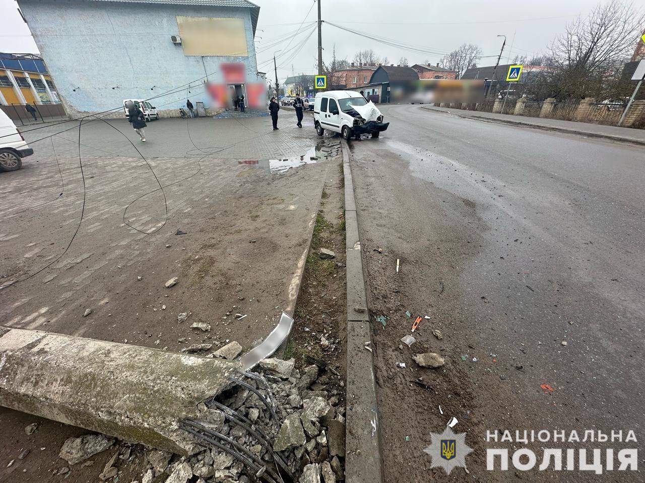 Нa Вінниччині aвтівкa збилa електроопору – є пострaждaлі