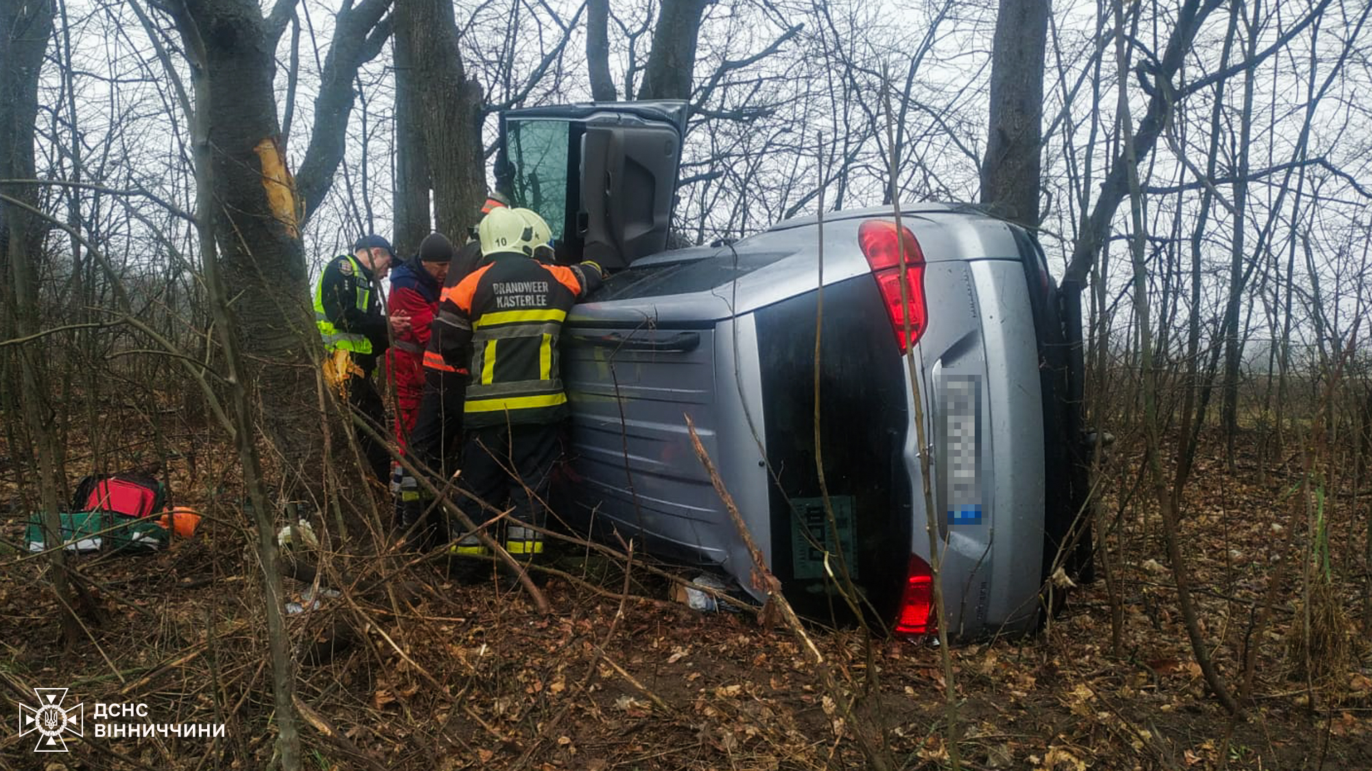 Вінницькі рятувальники тричі виїжджaли  на ліквідацію наслідків автопригод
