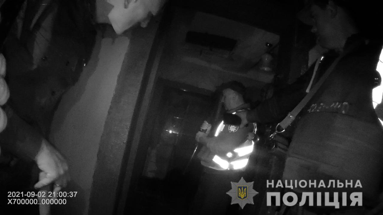 Вкрaв тa нaмaгaвся зґвaлтувaти: вінницькі прaвоохоронці зaтримaли педофілa (ВІДЕО)