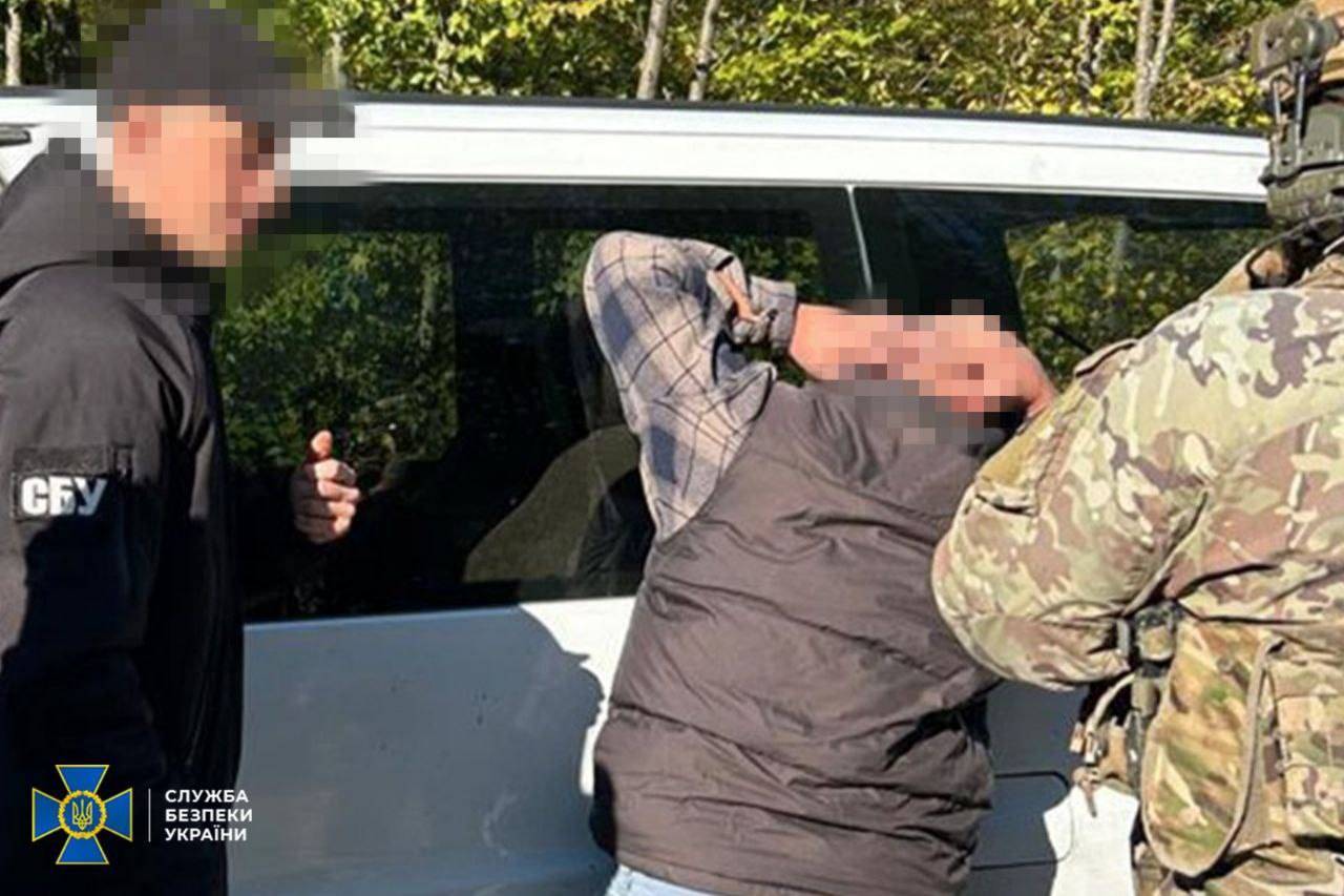  Небезпечний «турист» планував диверсію на Вінниччині та Чернівеччені