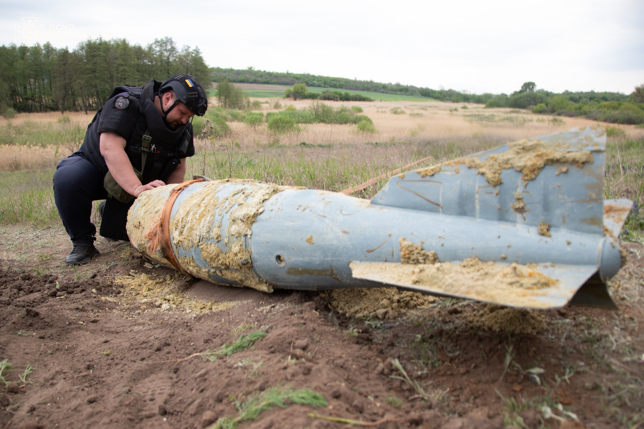 У поліції продемонстрували «подарунок від братів» - авіаційну бомбу КАБ-500