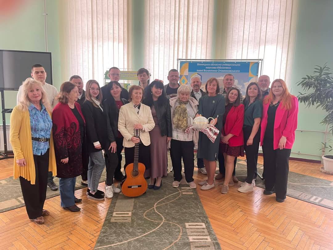 Вінницькі поети та поетки пішли на літні канікули