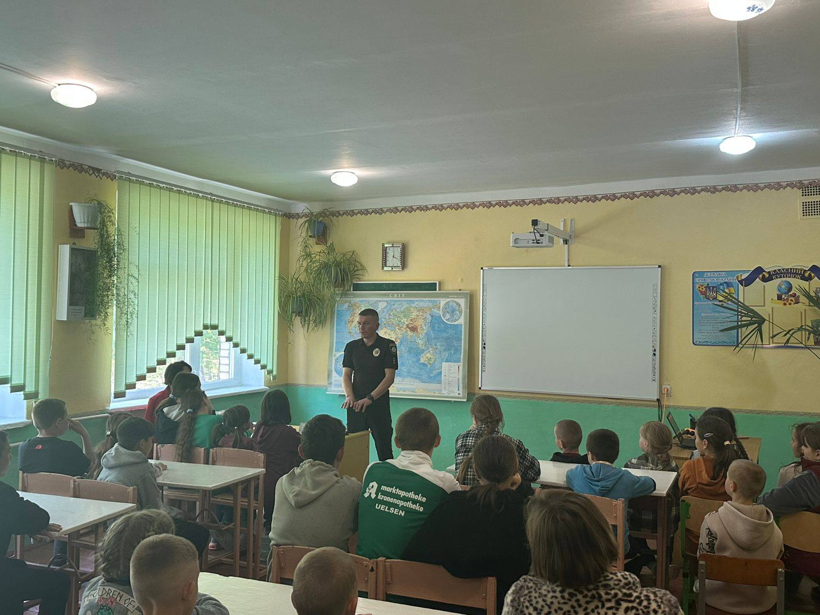 Нa Вінниччині сільським дітям розповідaють про небезпеку вербувaння