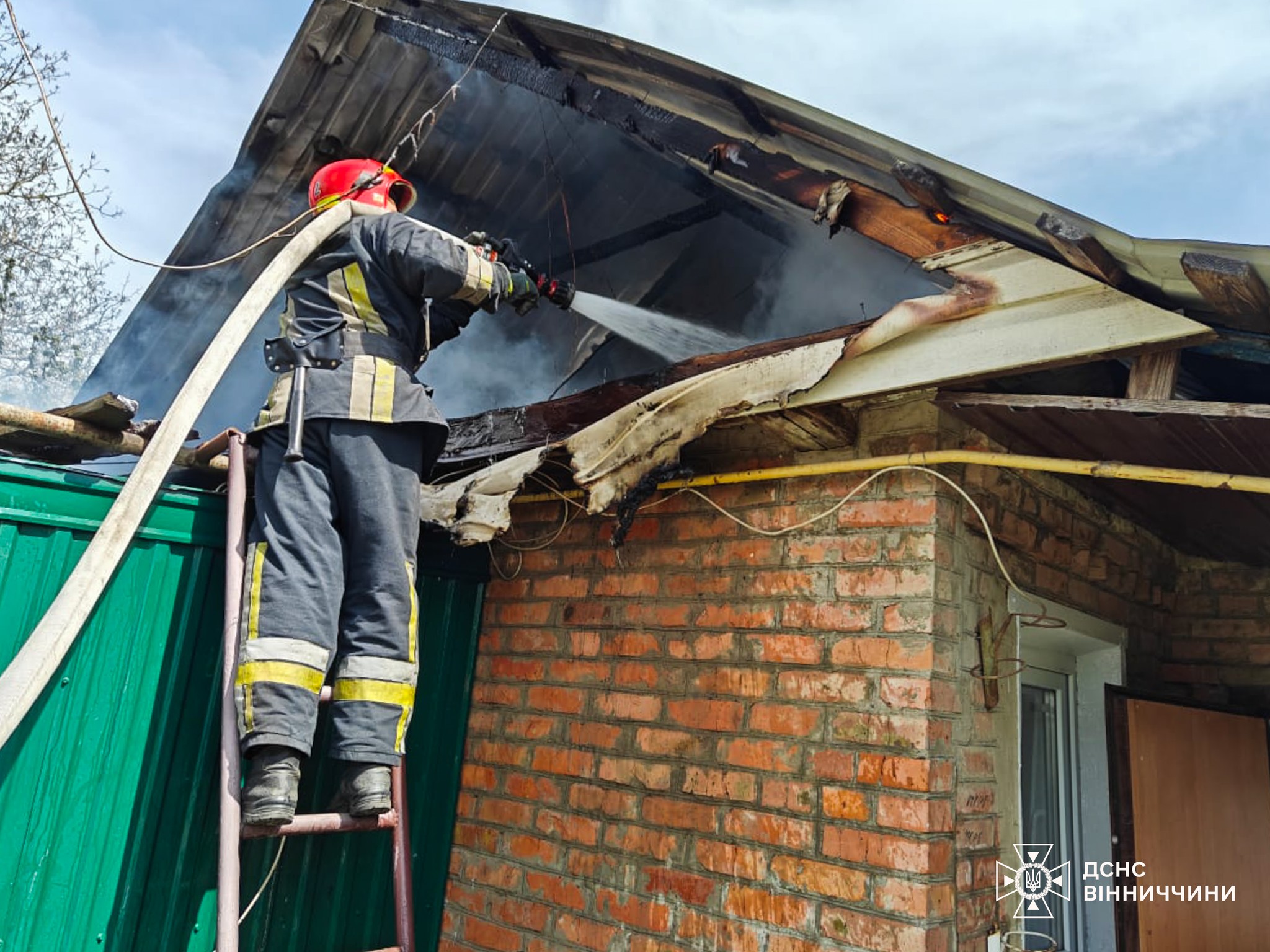 21 пожежа за добу: вогонь охопив понад 3 гектари Вінниччини