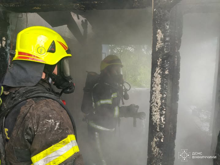 На Вінниччині люди самотужки ліквідовували пожежу – є постраждалі 