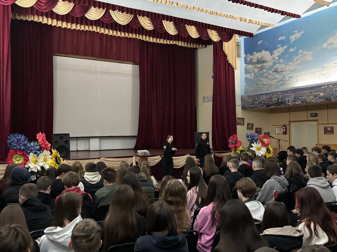 Профілатика вербування - у Вінниці правоохоронці працюють зі страшокласниками