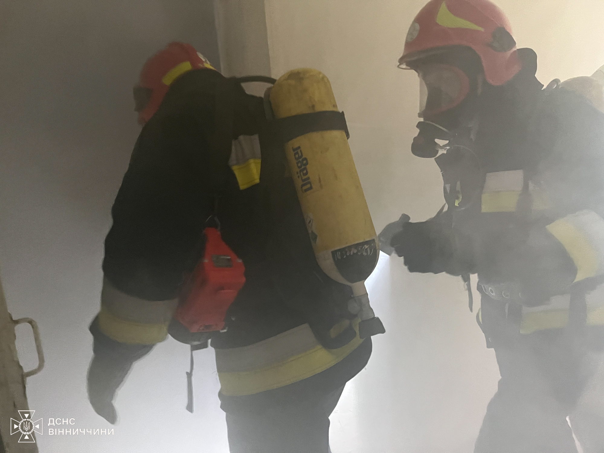 На Вінниччині через коротке замикання мережі горів гараж, сарай та приватний будинок