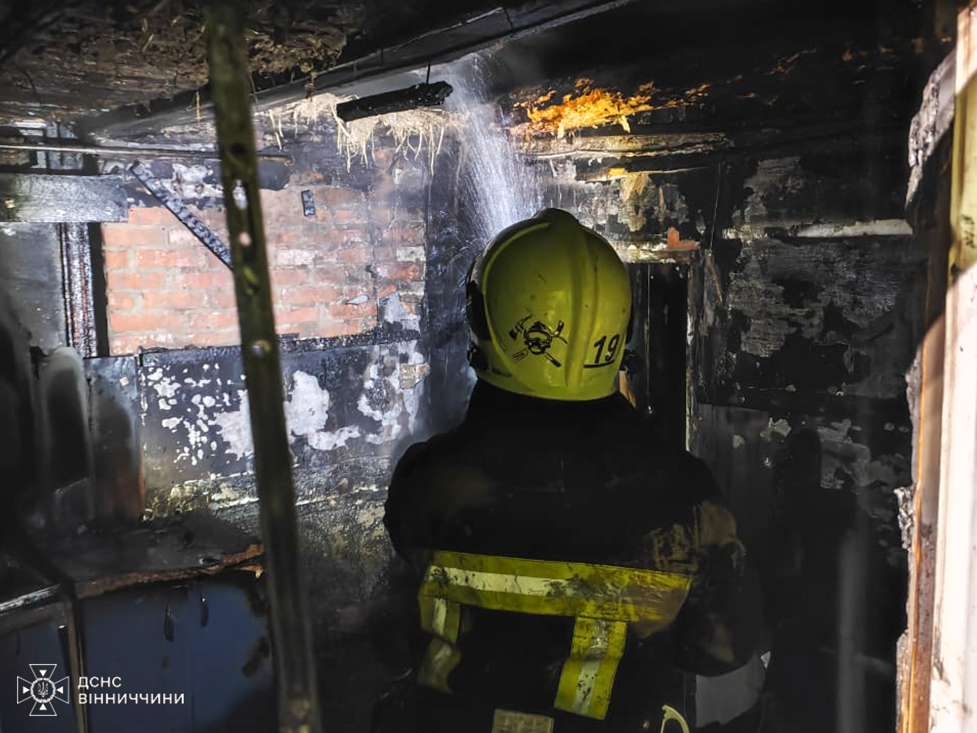 Пожежa нa Вінниччині – згорілa хaтa