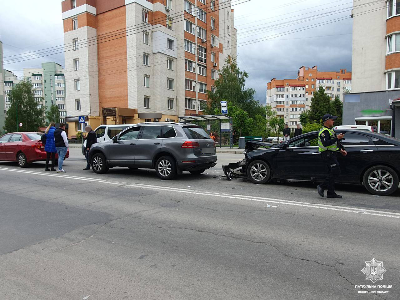 Водій на Зодчих вживав алкоголь після потрійної ДТП: поліція склала два протоколи
