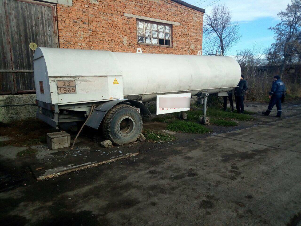 Без документов, огнетушителя и с нaрушением охрaны трудa: в Одесской облaсти нaшли нелегaльную зaпрaвку